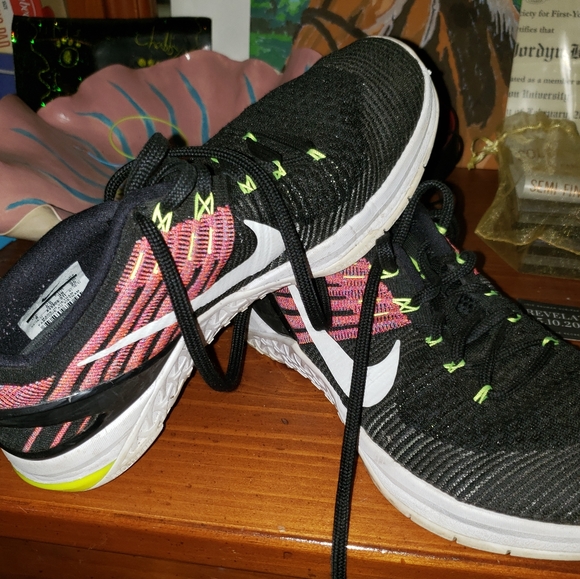 nike flyknit cross trainer